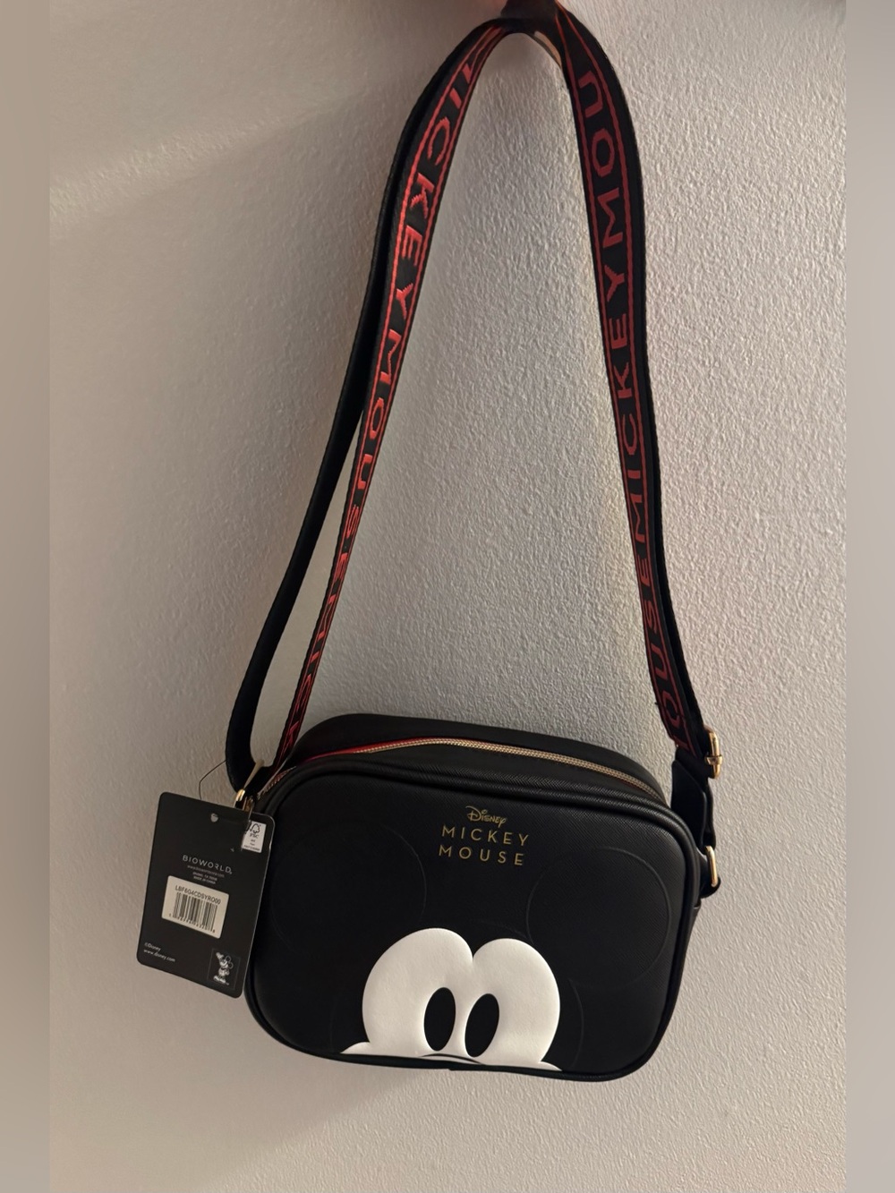 The Disney Mickey Mouse camera crossbody bag New - Picture 3 of 16